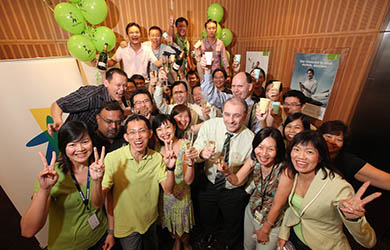 StarHub Wins Bid for Singapore's Broadband Network Project